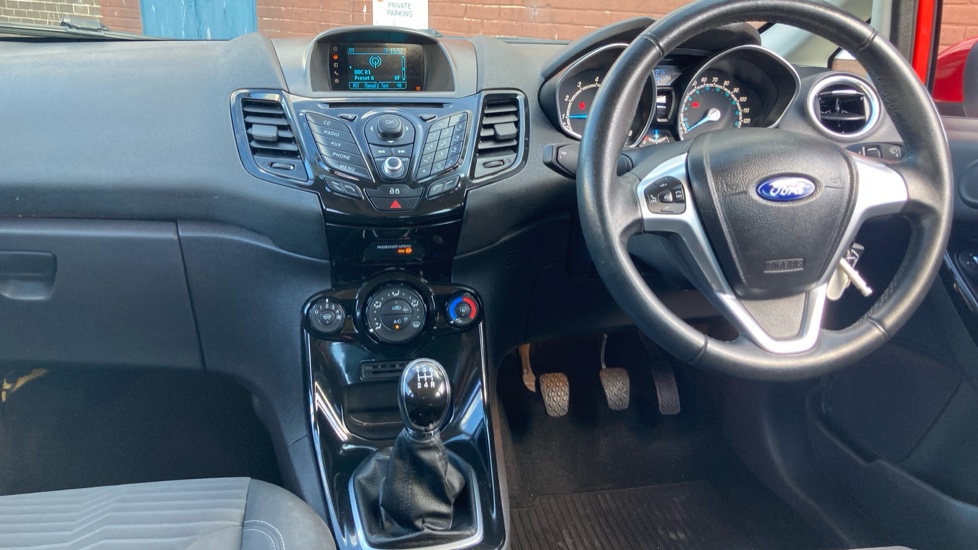 Ford Fiesta 1.25 82 Zetec 5dr Petrol Hatchback - Image 14