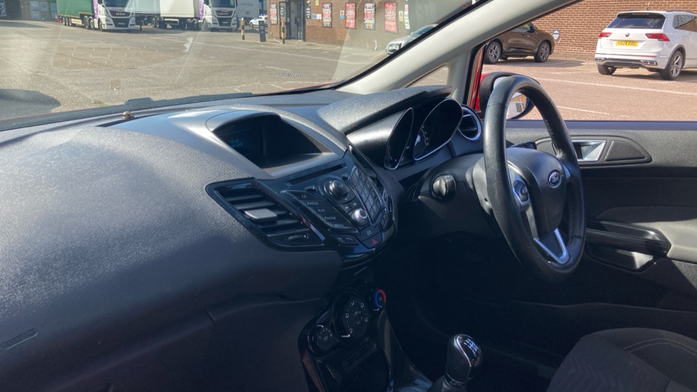 Ford Fiesta 1.25 82 Zetec 5dr Petrol Hatchback - Image 23