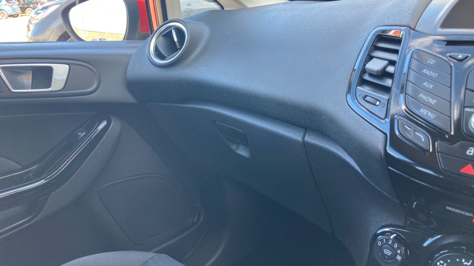 Ford Fiesta 1.25 82 Zetec 5dr Petrol Hatchback - Image 27