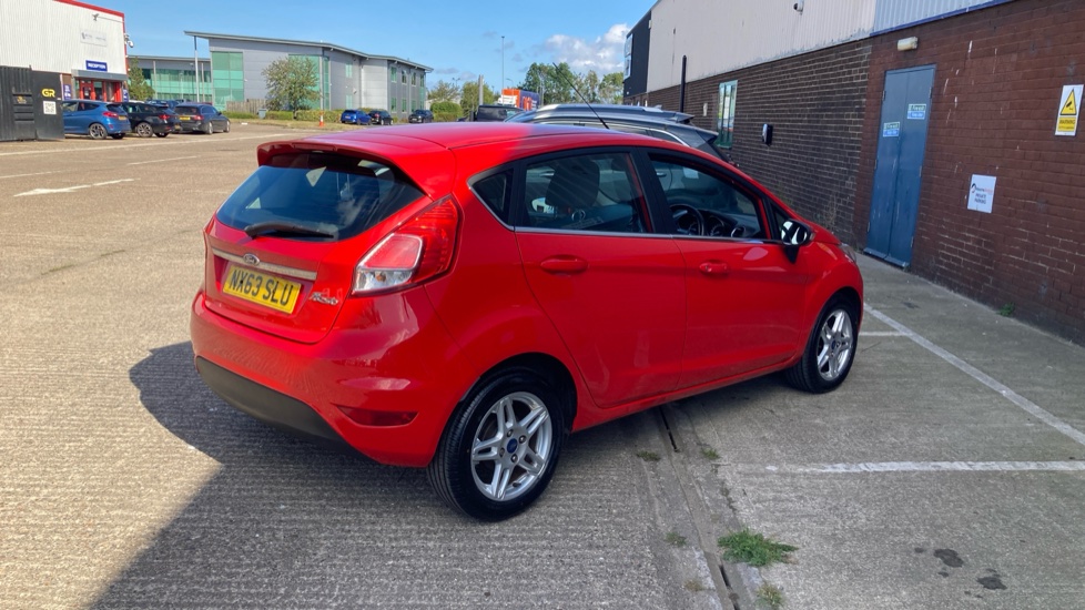 Ford Fiesta 1.25 82 Zetec 5dr Petrol Hatchback - Image 29