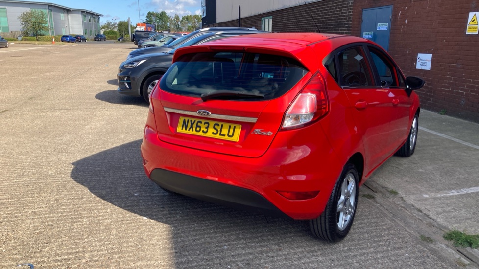 Ford Fiesta 1.25 82 Zetec 5dr Petrol Hatchback - Image 30