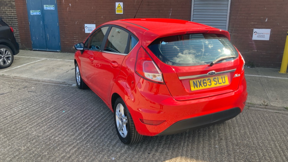 Ford Fiesta 1.25 82 Zetec 5dr Petrol Hatchback - Image 31