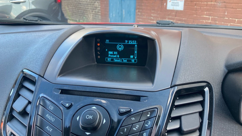 Ford Fiesta 1.25 82 Zetec 5dr Petrol Hatchback - Image 43