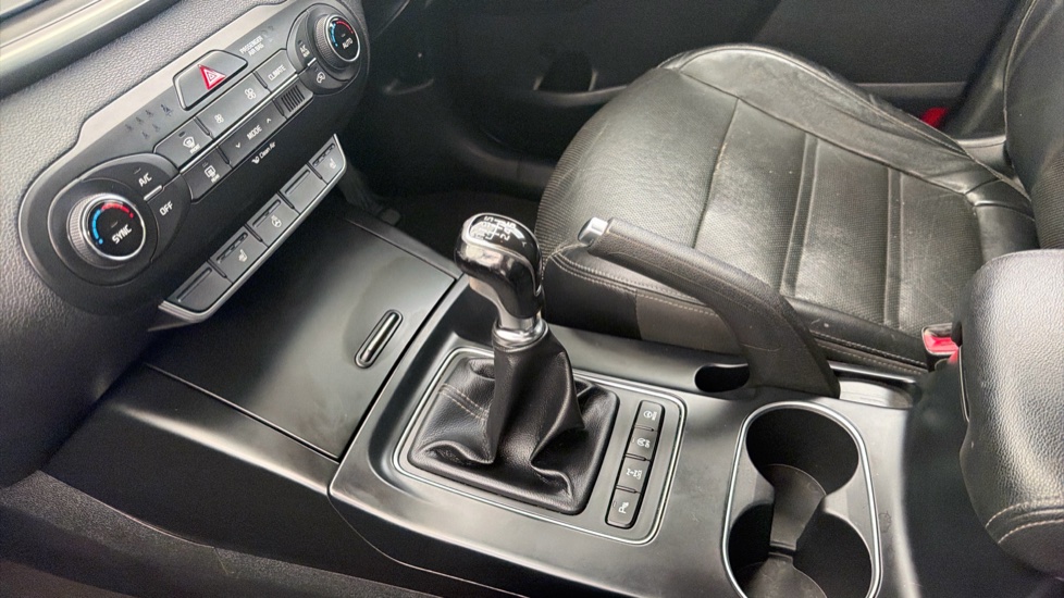 Kia Sorento 2.2 CRDi KX-2 5dr Diesel Station Wagon - Image 13