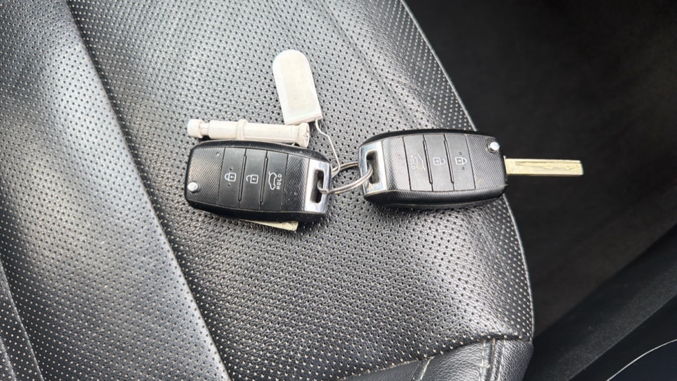 Kia Sorento 2.2 CRDi KX-2 5dr Diesel Station Wagon - Image 29