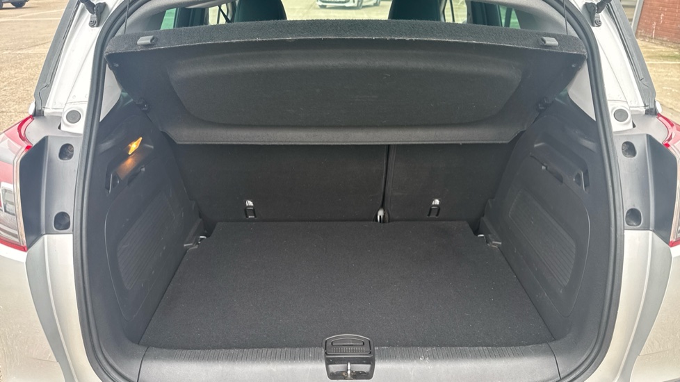 Vauxhall Crossland X 1.2T ecoTec [110] Elite 5dr [6 Speed] [S/S] Petrol Hatchback - Image 4