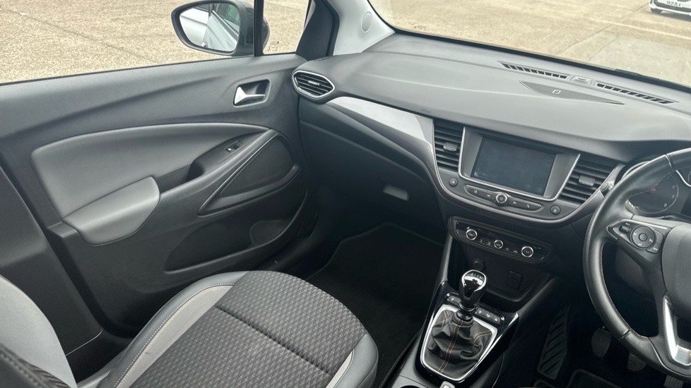 Vauxhall Crossland X 1.2T ecoTec [110] Elite 5dr [6 Speed] [S/S] Petrol Hatchback - Image 14