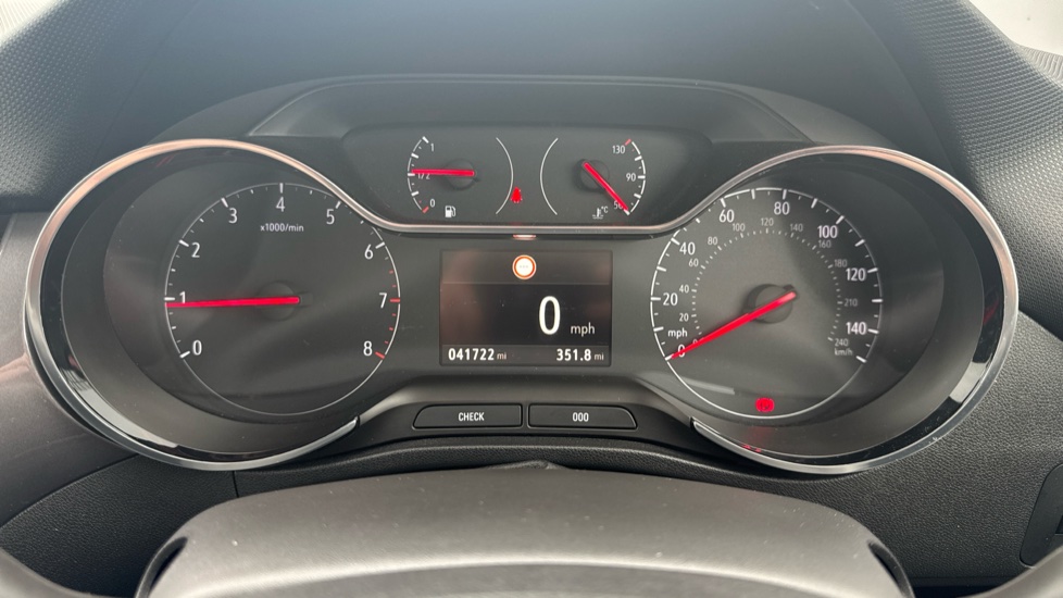 Vauxhall Crossland X 1.2T ecoTec [110] Elite 5dr [6 Speed] [S/S] Petrol Hatchback - Image 18