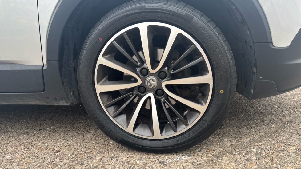 Vauxhall Crossland X 1.2T ecoTec [110] Elite 5dr [6 Speed] [S/S] Petrol Hatchback - Image 23