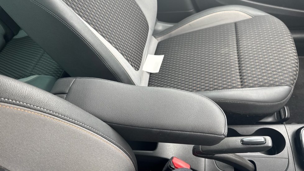Vauxhall Crossland X 1.2T ecoTec [110] Elite 5dr [6 Speed] [S/S] Petrol Hatchback - Image 27