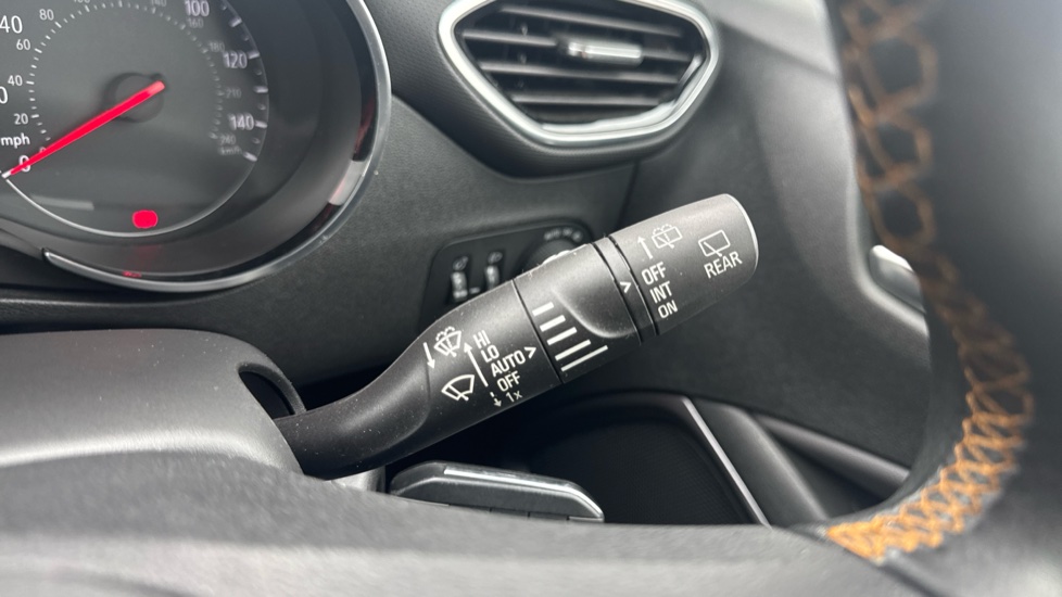 Vauxhall Crossland X 1.2T ecoTec [110] Elite 5dr [6 Speed] [S/S] Petrol Hatchback - Image 30