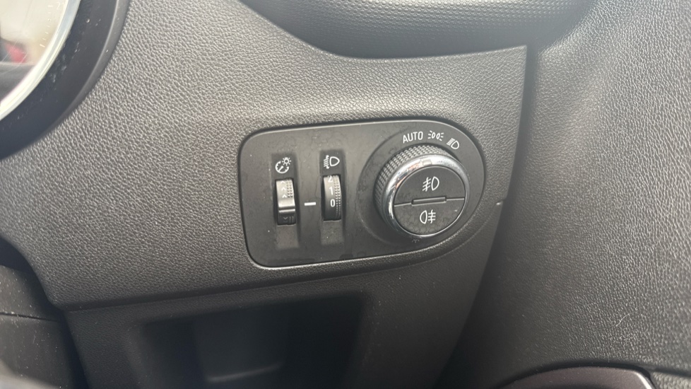 Vauxhall Crossland X 1.2T ecoTec [110] Elite 5dr [6 Speed] [S/S] Petrol Hatchback - Image 32