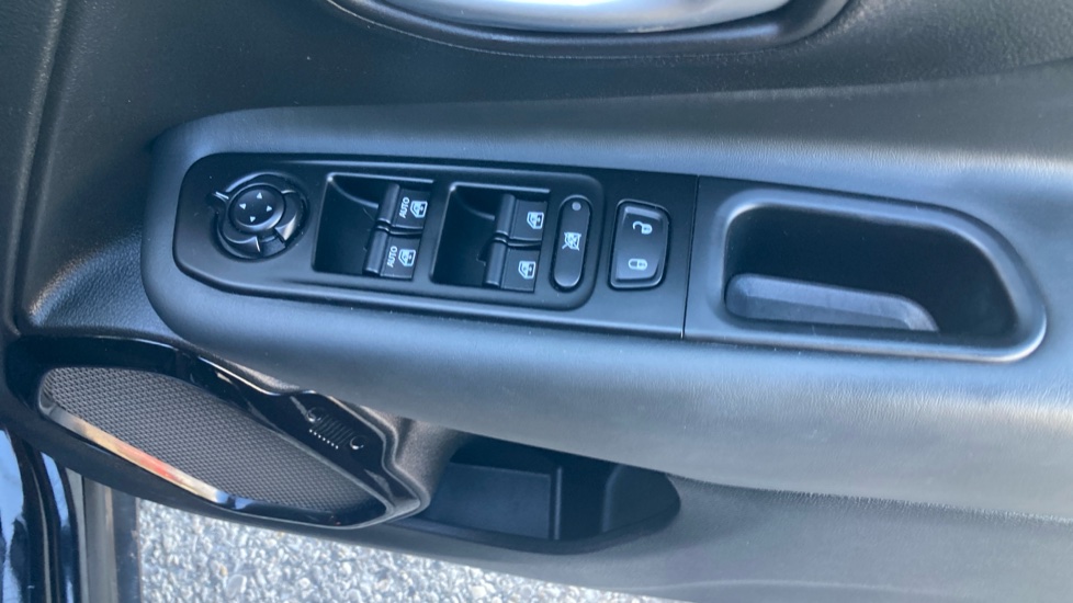 Jeep Renegade 1.0 T3 GSE Night Eagle II 5dr Petrol Hatchback - Image 31