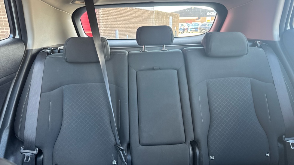 Kia Sportage 1.6T GDi ISG 2 5dr Petrol Estate - Image 15