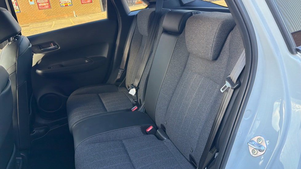 Honda Jazz 1.5 i-MMD Hybrid Advance 5dr eCVT Hybrid Hatchback - Image 16