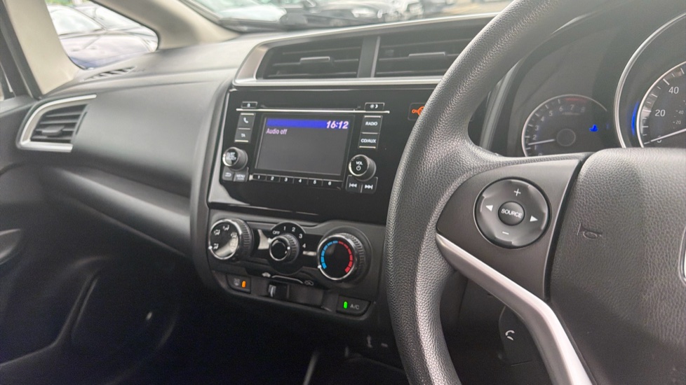 Honda Jazz 1.3 i-VTEC S 5dr Petrol Hatchback - Image 14