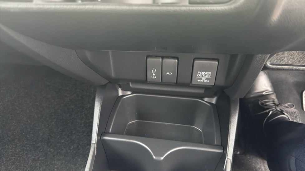 Honda Jazz 1.3 i-VTEC S 5dr Petrol Hatchback - Image 21