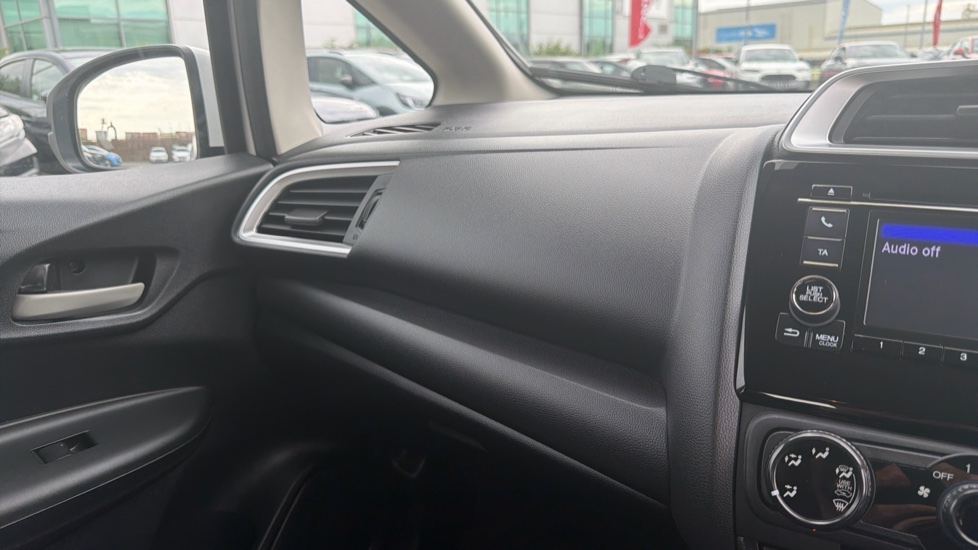 Honda Jazz 1.3 i-VTEC S 5dr Petrol Hatchback - Image 25
