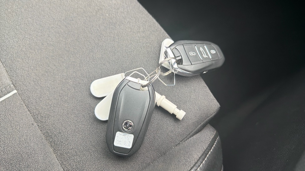 Vauxhall Astra 1.2 Turbo 130 GS 5dr Auto Petrol Hatchback - Image 20
