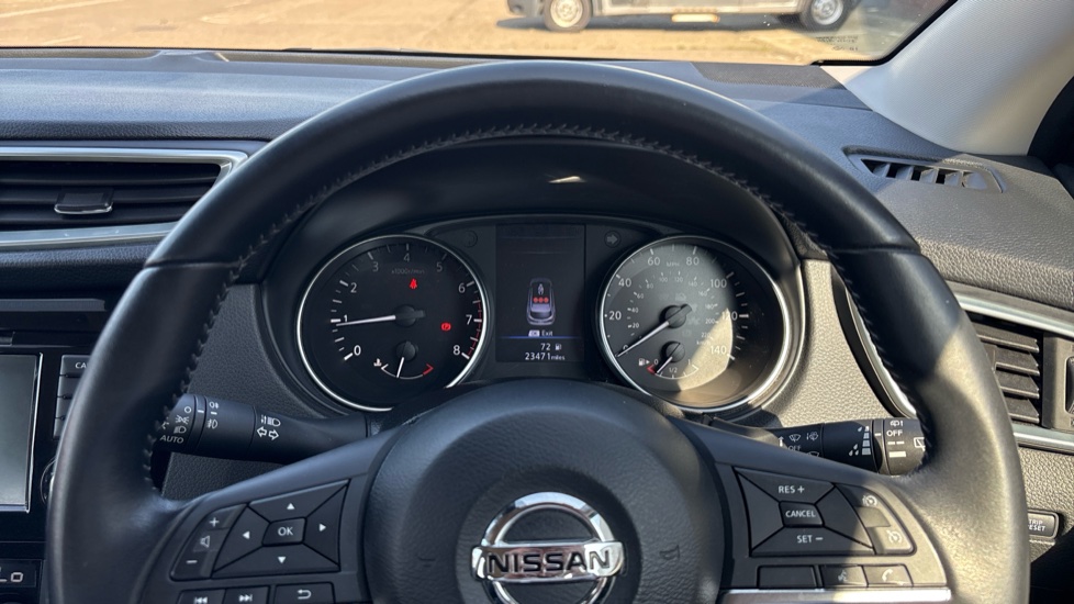 Nissan Qashqai 1.3 DiG-T Acenta Premium 5dr Petrol Hatchback - Image 18