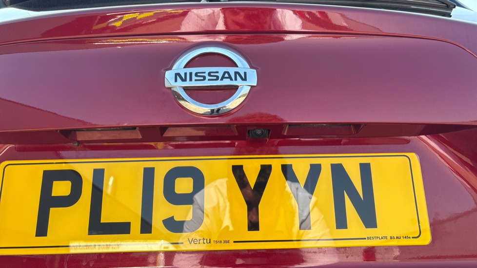 Nissan Qashqai 1.3 DiG-T Acenta Premium 5dr Petrol Hatchback - Image 29