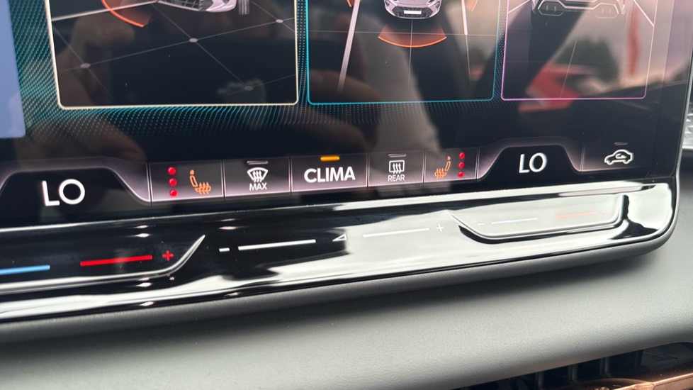 CUPRA Terramar 1.5 eTSI 150 V2 5dr DSG Petrol Hatchback - Image 35