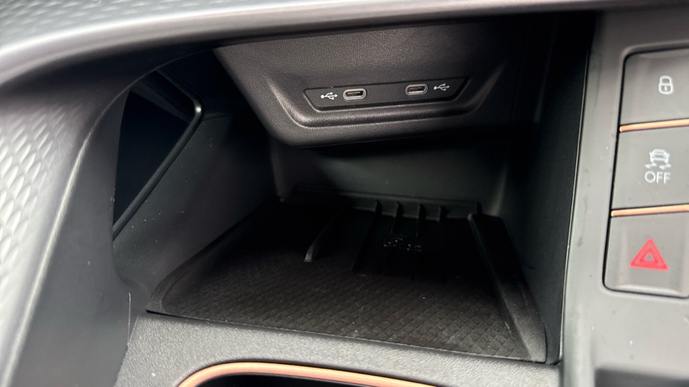 CUPRA Terramar 1.5 eTSI 150 V2 5dr DSG Petrol Hatchback - Image 37