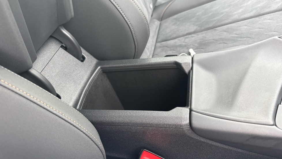 CUPRA Terramar 1.5 eTSI 150 V2 5dr DSG Petrol Hatchback - Image 39