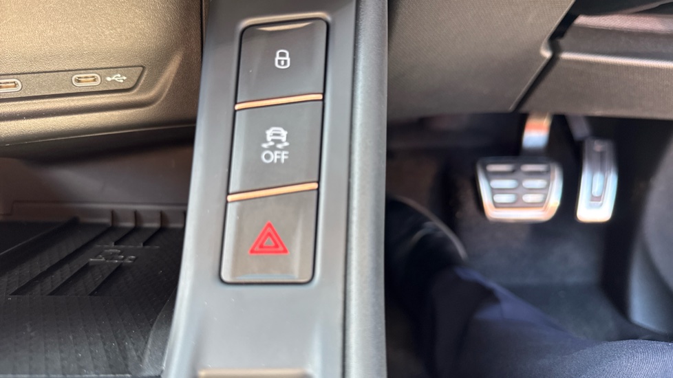 CUPRA Terramar 1.5 eTSI 150 V2 5dr DSG Petrol Hatchback - Image 33