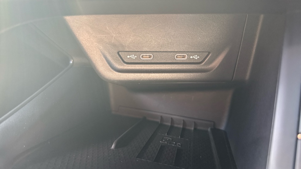 CUPRA Terramar 1.5 eTSI 150 V2 5dr DSG Petrol Hatchback - Image 34
