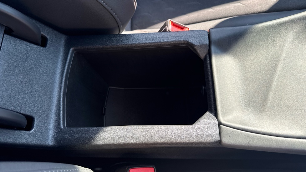 CUPRA Terramar 1.5 eTSI 150 V2 5dr DSG Petrol Hatchback - Image 36
