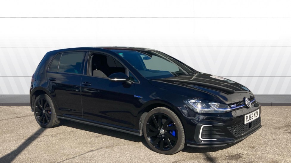 Volkswagen Golf 1.4 TSI GTE Advance 5dr DSG Hatchback - Image 1