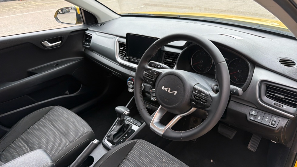 Kia Stonic 1.0T GDi 99 2 5dr DCT Petrol Estate - Image 11