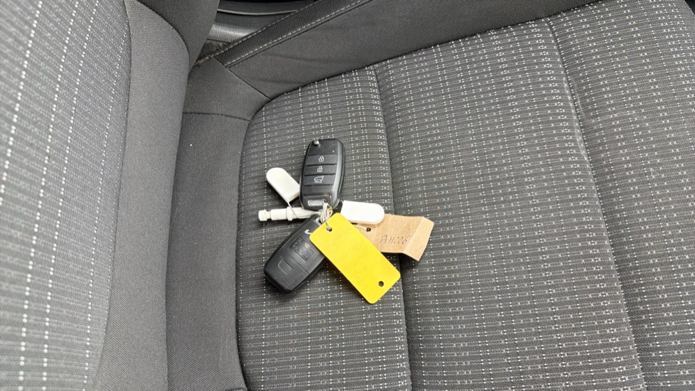 Kia Stonic 1.0T GDi 99 2 5dr DCT Petrol Estate - Image 20