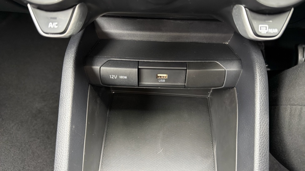 Kia Stonic 1.0T GDi 99 2 5dr DCT Petrol Estate - Image 27