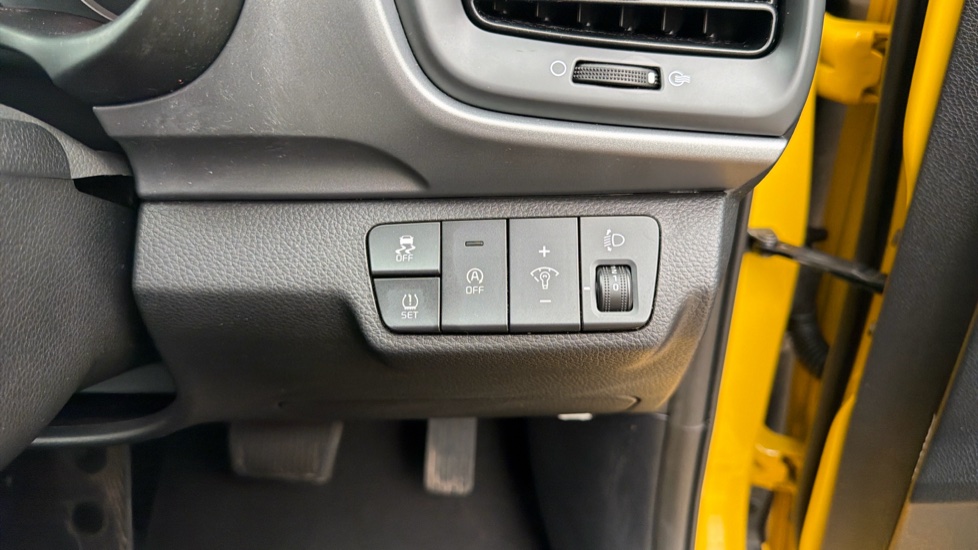 Kia Stonic 1.0T GDi 99 2 5dr DCT Petrol Estate - Image 38