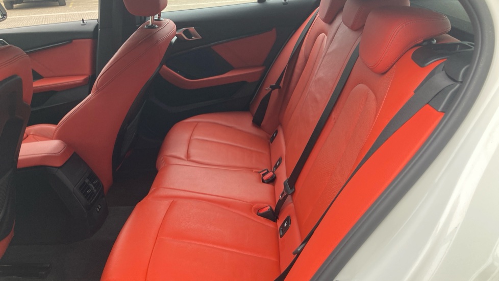 BMW 1 Series 118i [136] M Sport 5dr Petrol Hatchback - Image 16