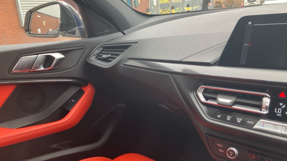 BMW 1 Series 118i [136] M Sport 5dr Petrol Hatchback - Image 31