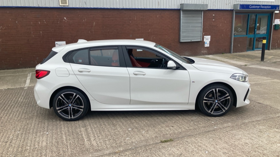 BMW 1 Series 118i [136] M Sport 5dr Petrol Hatchback - Image 35