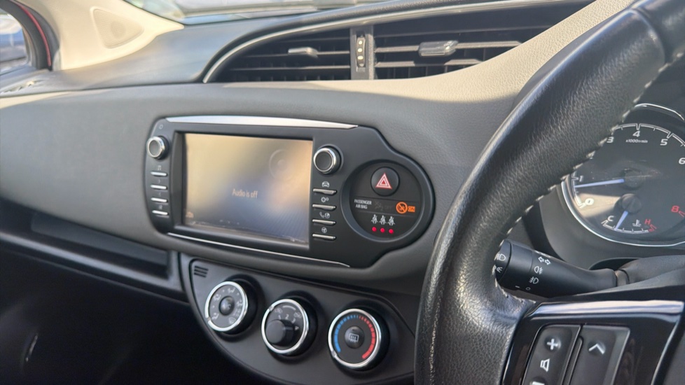 Toyota Yaris 1.5 VVT-i Icon 5dr Petrol Hatchback - Image 14