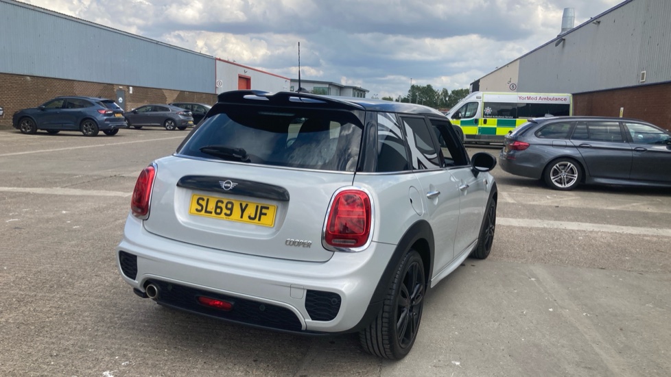 MINI Hatchback 1.5 Cooper Sport II 5dr Auto Petrol Hatchback - Image 4