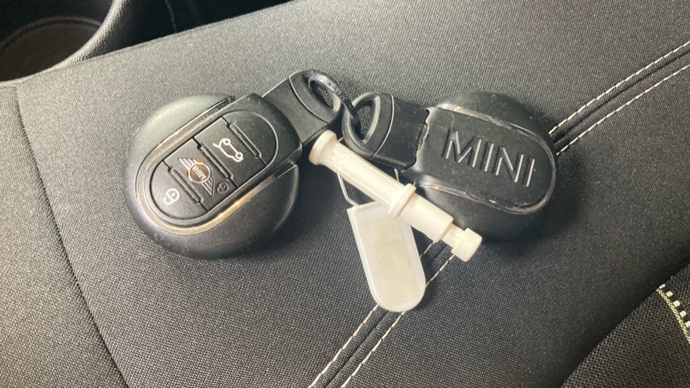 MINI Hatchback 1.5 Cooper Sport II 5dr Auto Petrol Hatchback - Image 20
