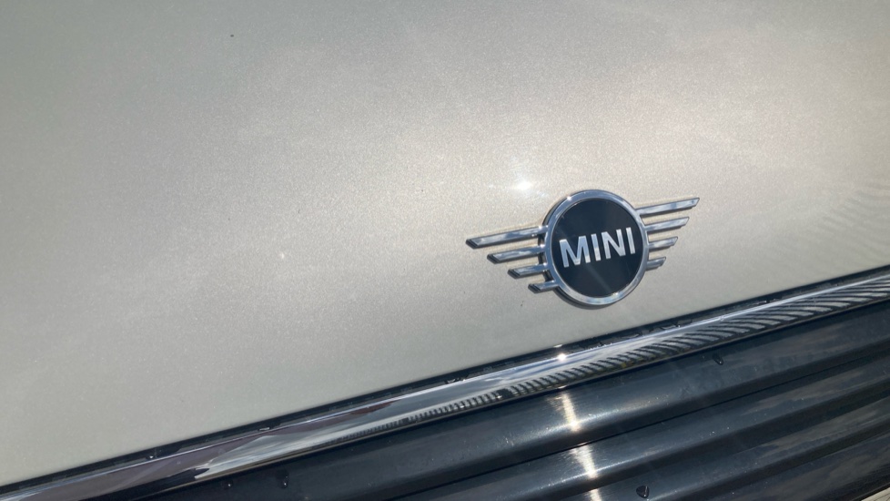 MINI Hatchback 1.5 Cooper Sport II 5dr Auto Petrol Hatchback - Image 23