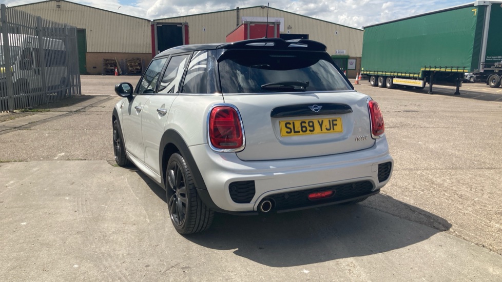 MINI Hatchback 1.5 Cooper Sport II 5dr Auto Petrol Hatchback - Image 27