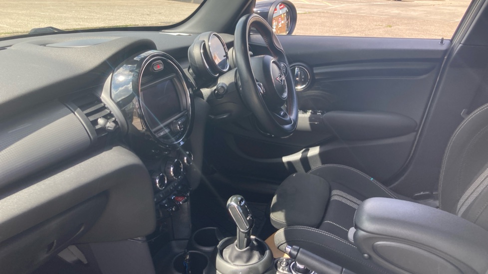 MINI Hatchback 1.5 Cooper Sport II 5dr Auto Petrol Hatchback - Image 29