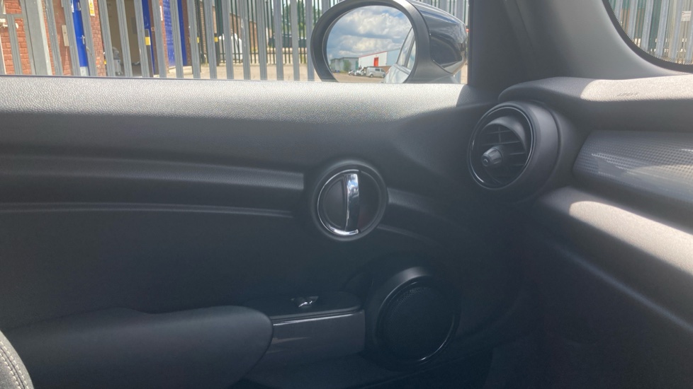 MINI Hatchback 1.5 Cooper Sport II 5dr Auto Petrol Hatchback - Image 40
