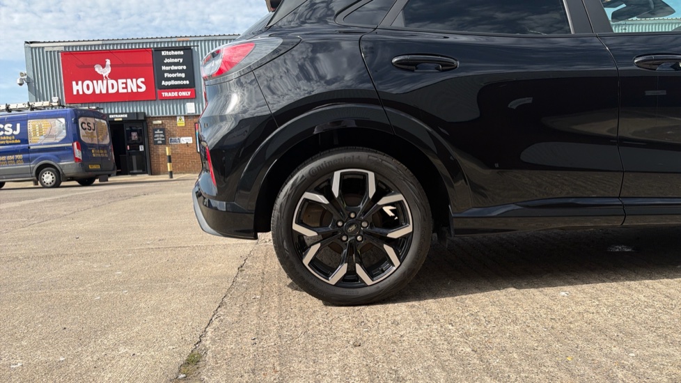 Ford Puma 1.0 EcoBoost Hybrid mHEV ST-Line X 5dr DCT Petrol Hatchback - Image 7