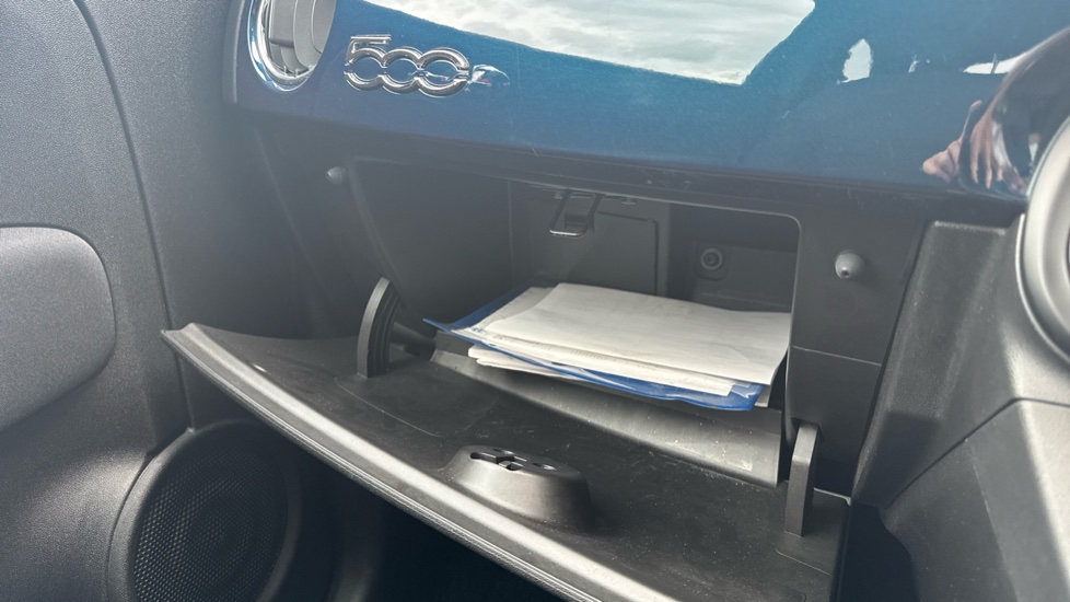 Fiat 500 1.0 Mild Hybrid Top 3dr Petrol Hatchback - Image 19