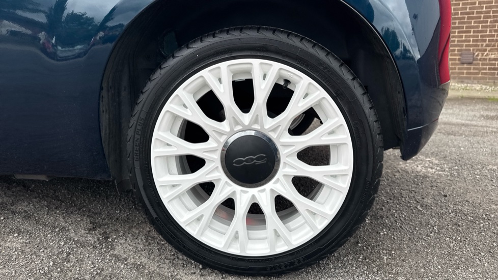 Fiat 500 1.0 Mild Hybrid Top 3dr Petrol Hatchback - Image 23