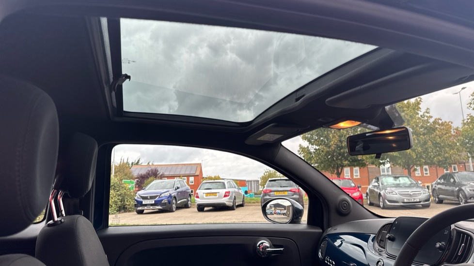 Fiat 500 1.0 Mild Hybrid Top 3dr Petrol Hatchback - Image 26